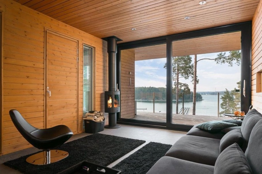 Брусовой дом с панорамными окнами