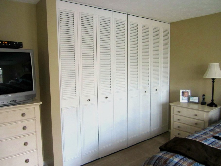 Шкаф с жалюзийными дверцами икеа