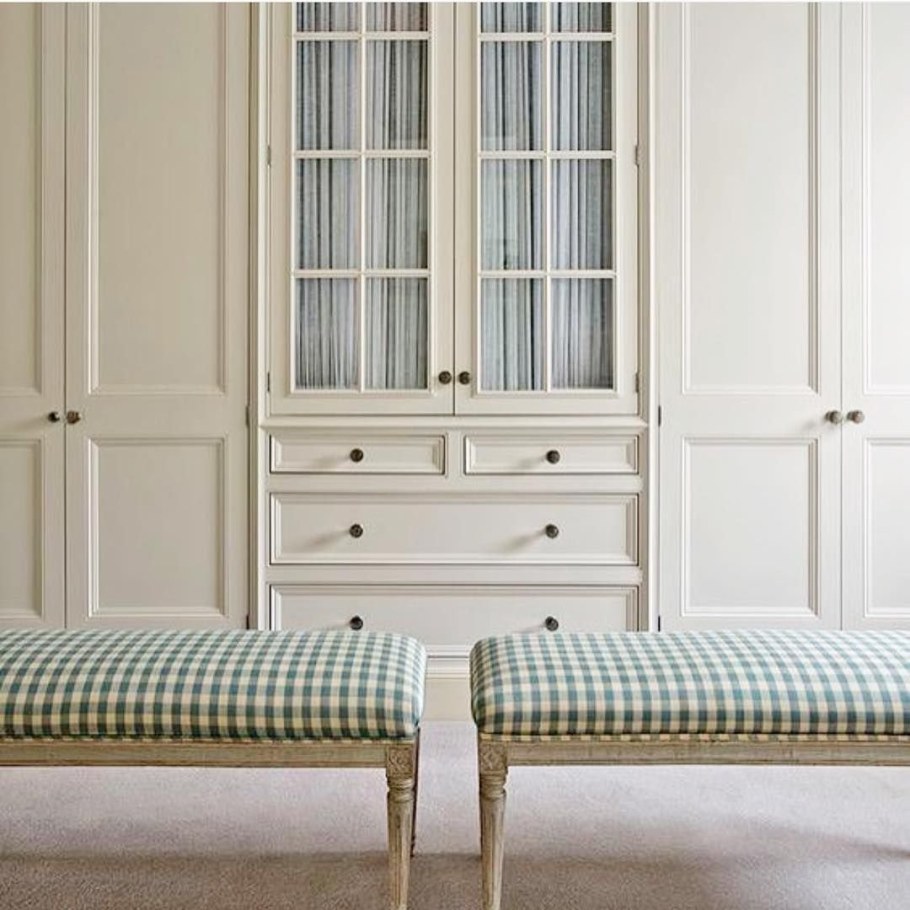 Шкаф в американском стиле