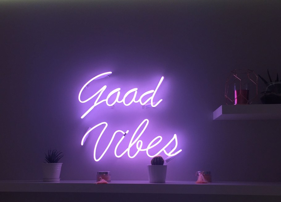 Неоновые надписи