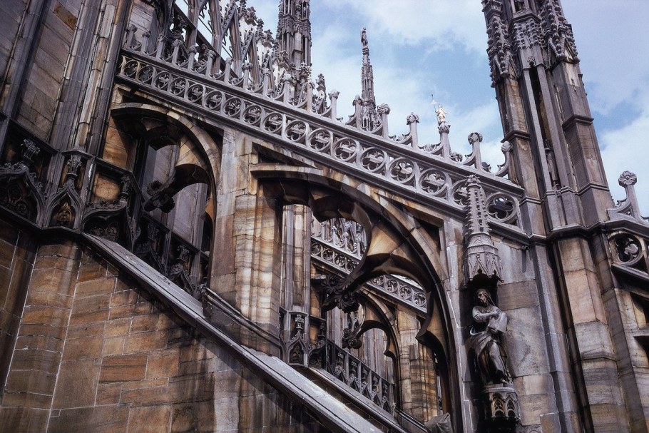 Готический собор КОНТРФОРС