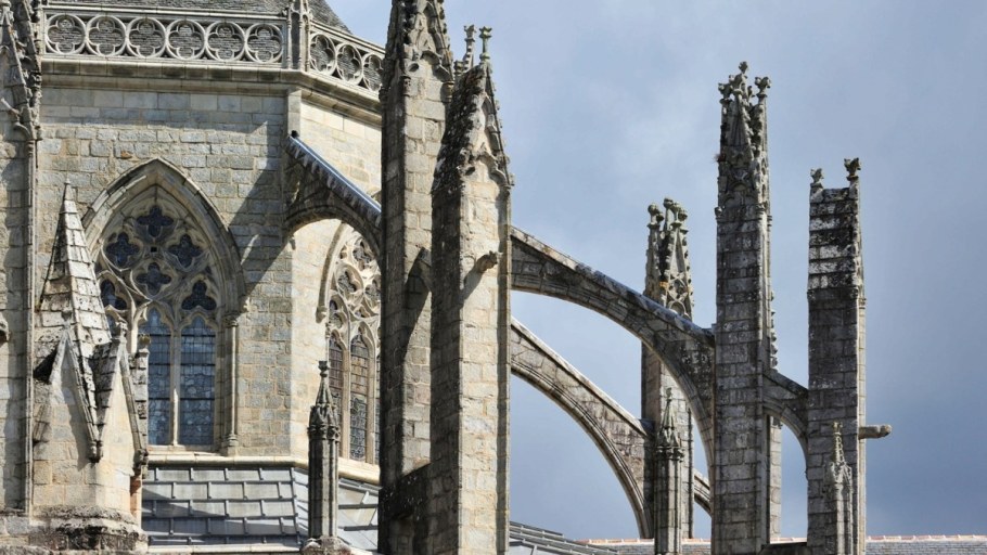 Готический собор КОНТРФОРС