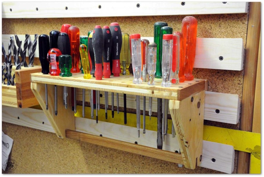 Полки для инструментов