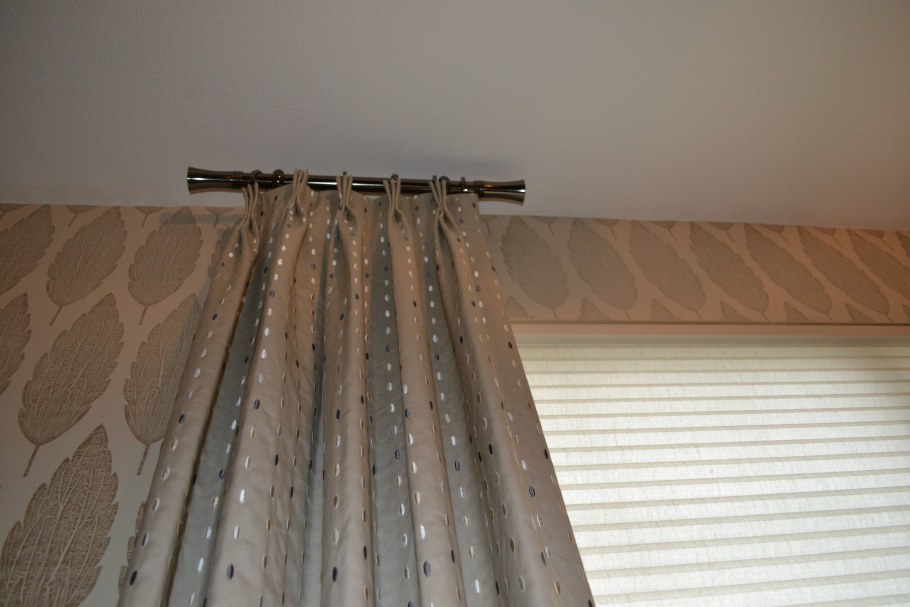 Карниз на потолок