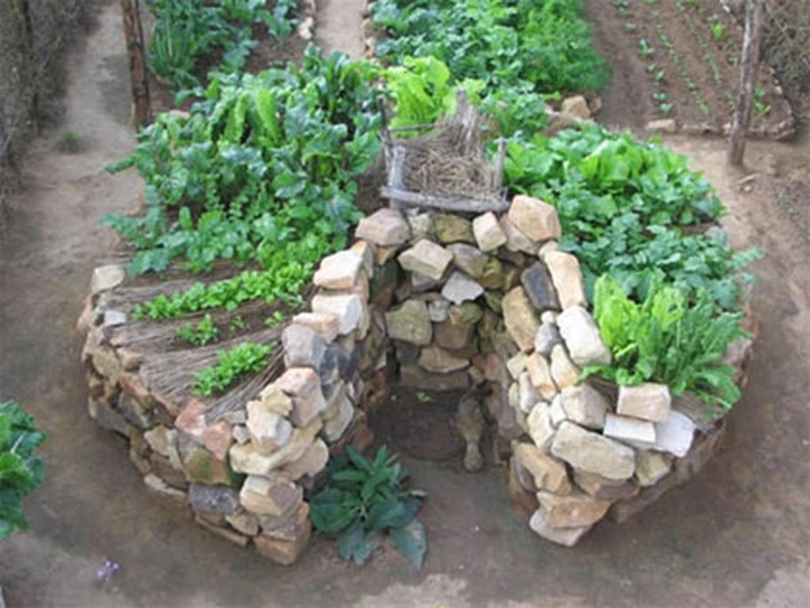 Грядки из камня