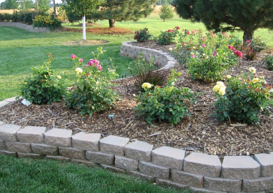 Бордюры для клумб из камня