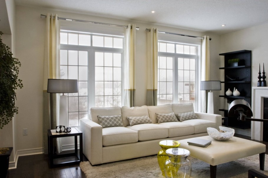 Интерьер окна в гостиной