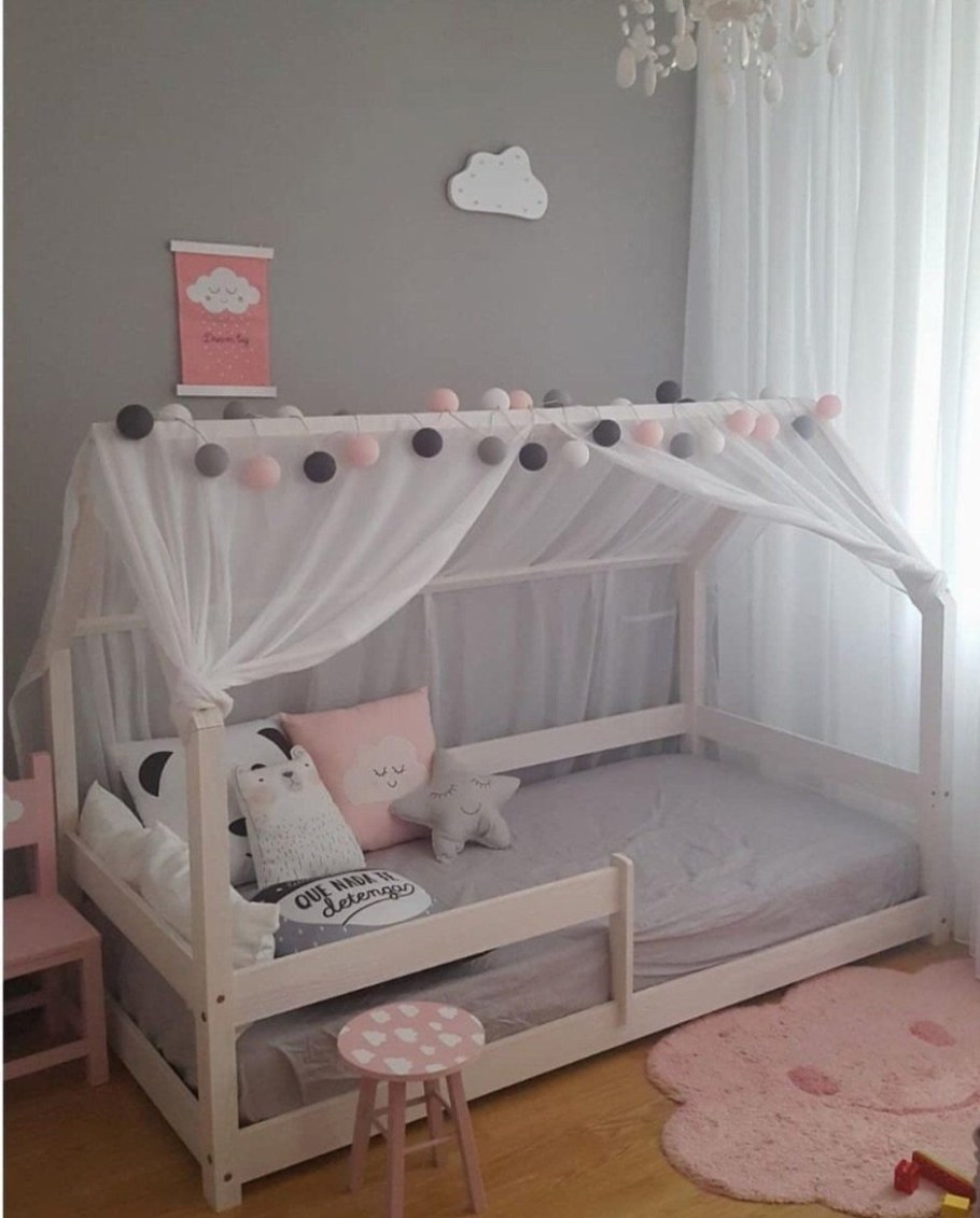 Украшение кровати домика