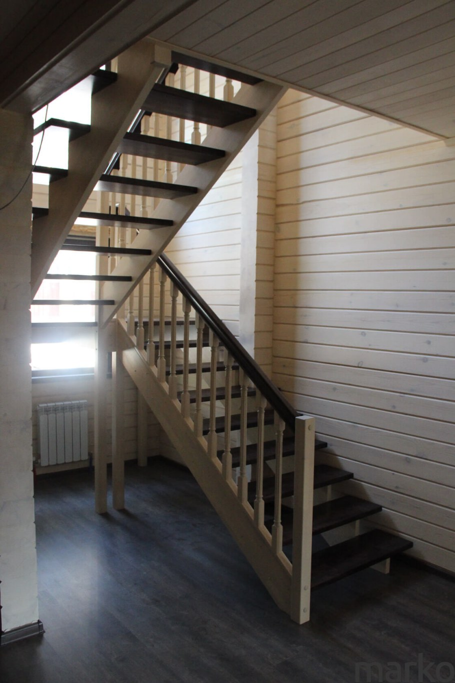 Лестница на 2 этаж двухмаршевая