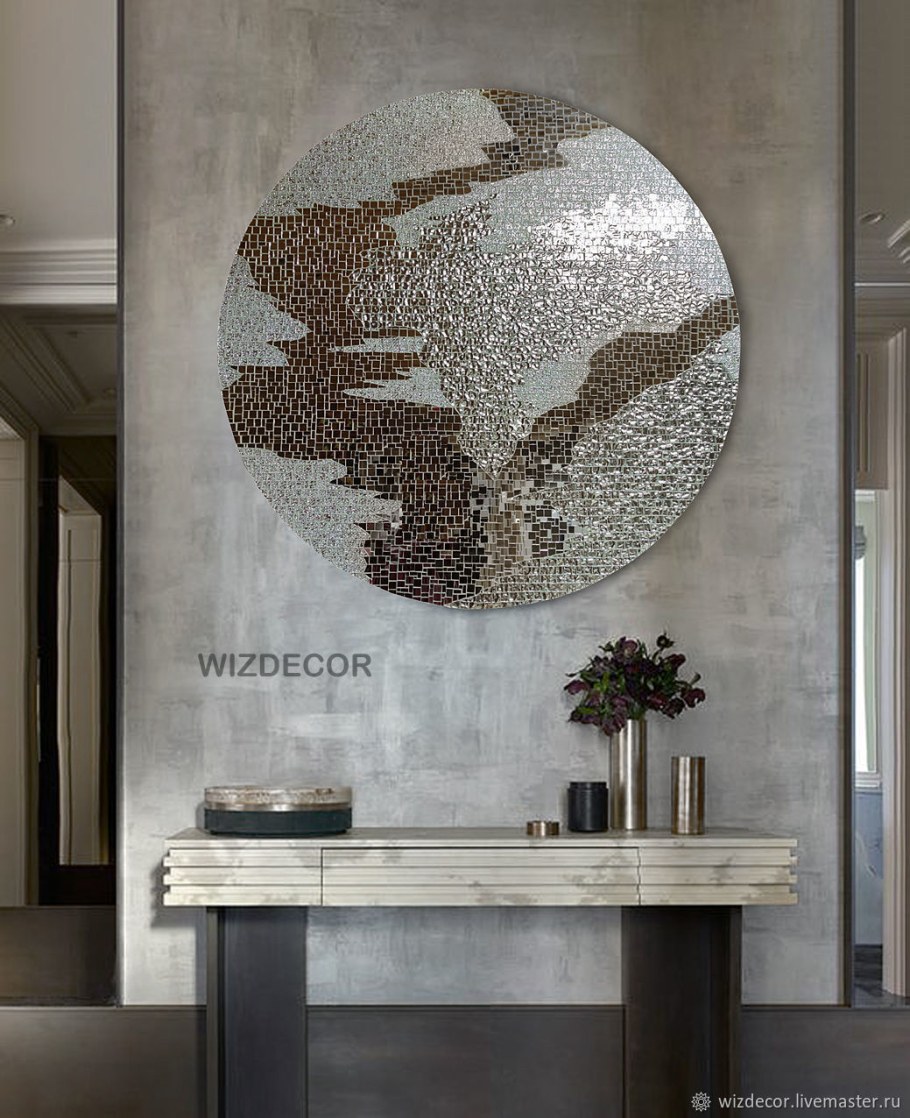 Светлая зеркальная мозаика в интерьере