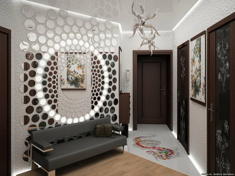 Декор стен в прихожей