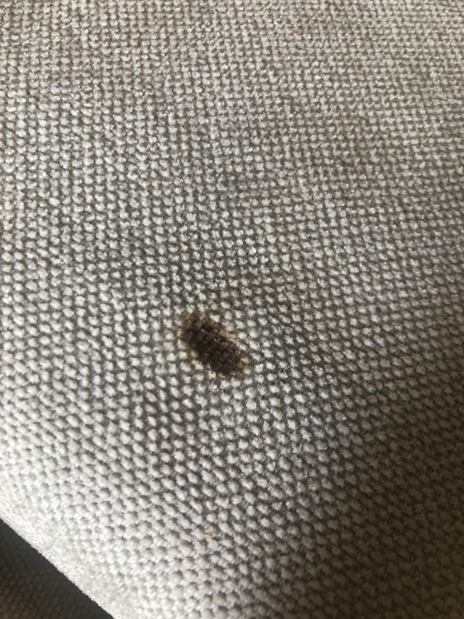 Дырка в ткани