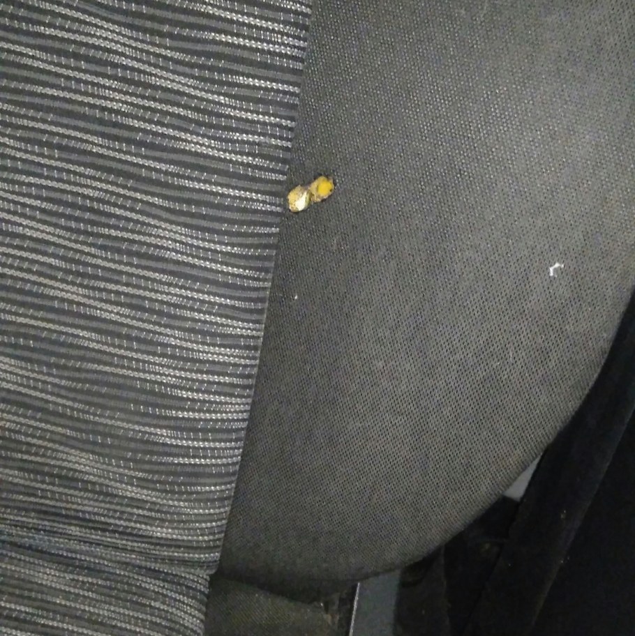 Прожёг сиденье в машине