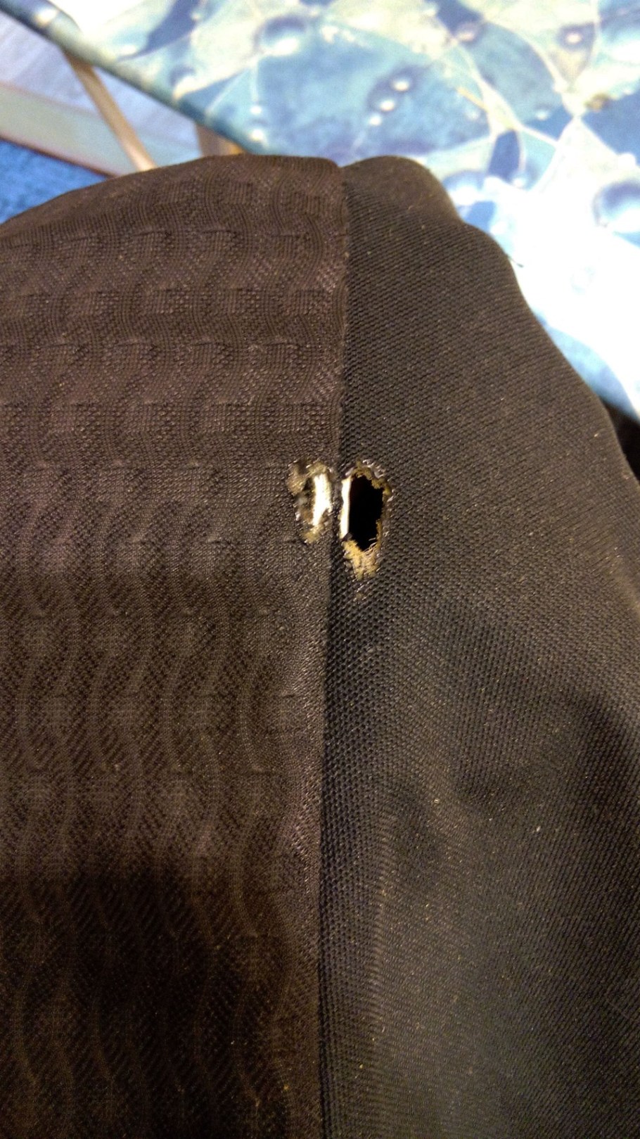 Прожег куртку