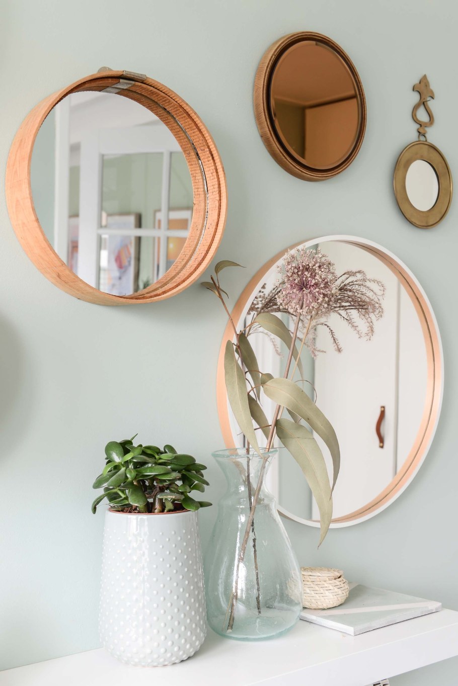 Интерьерные зеркала на стену