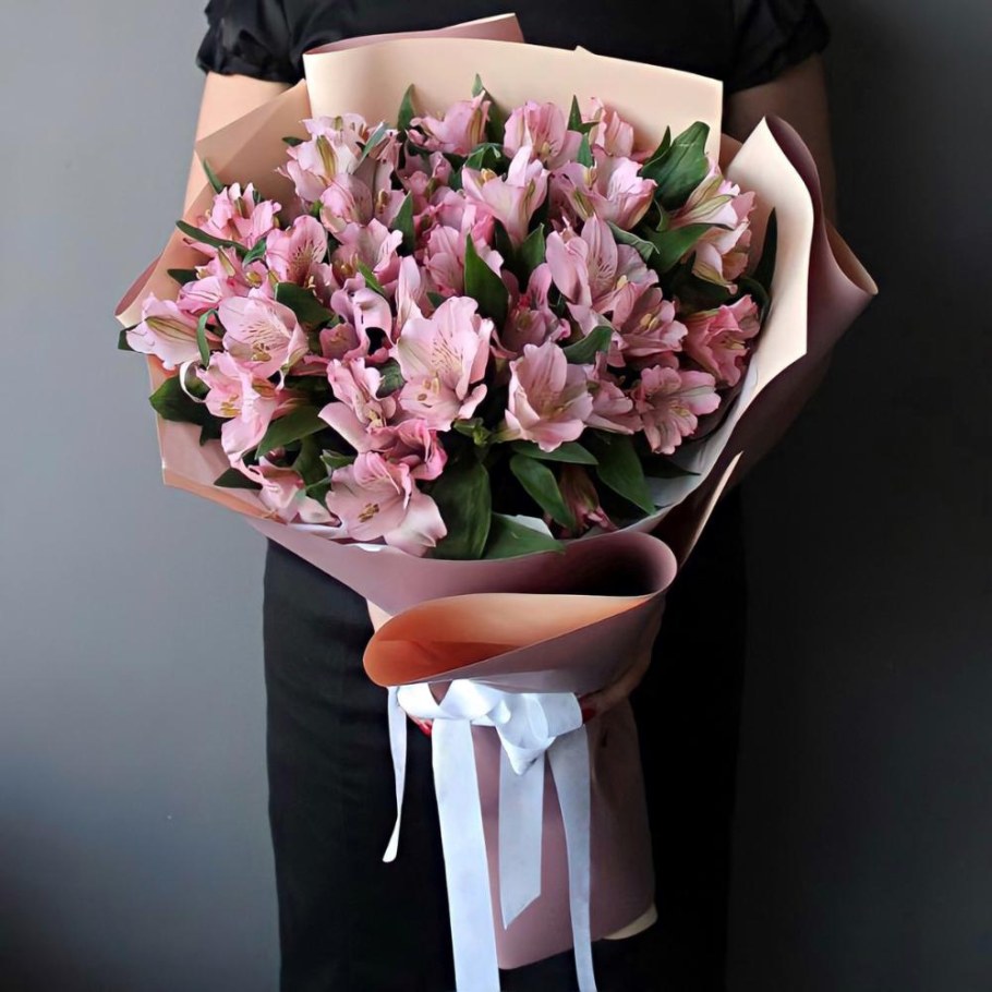 Букет альстромерии