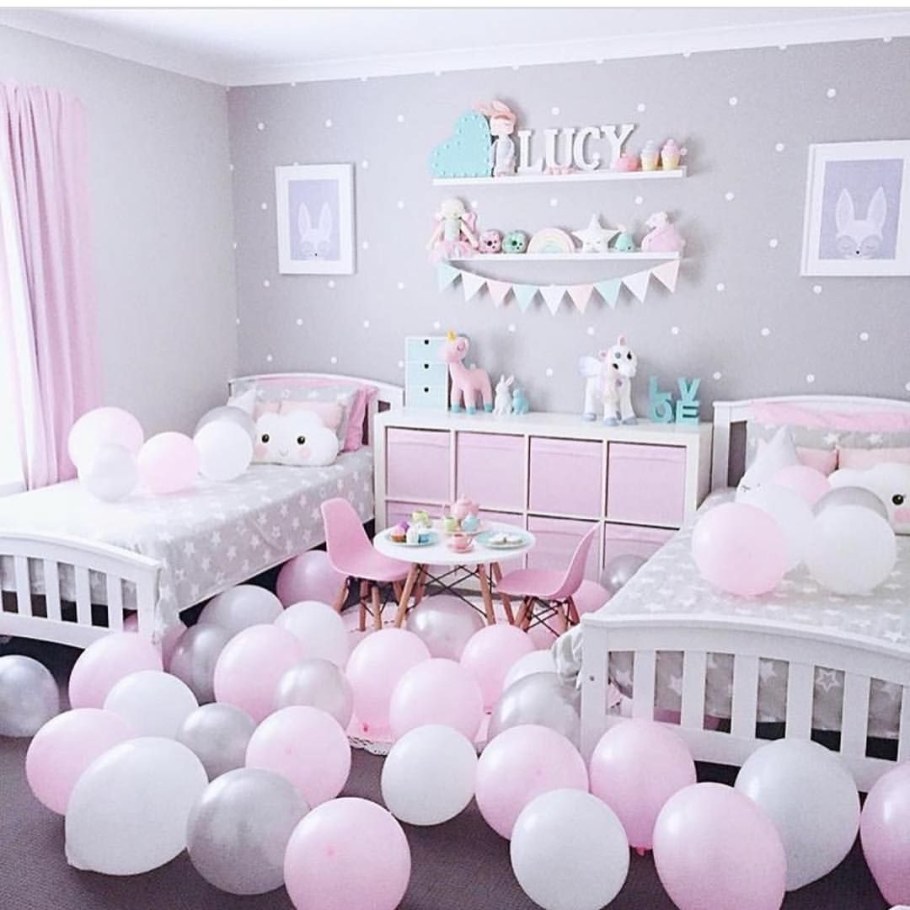 Комната для двойни девочек