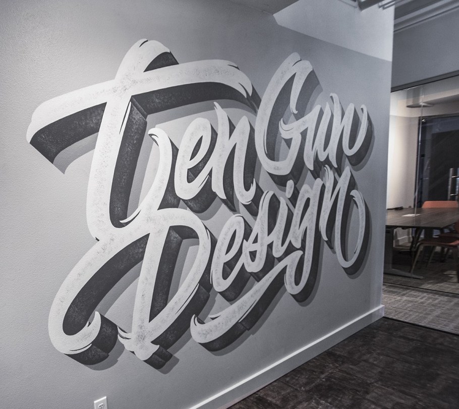 Шрифт на стене