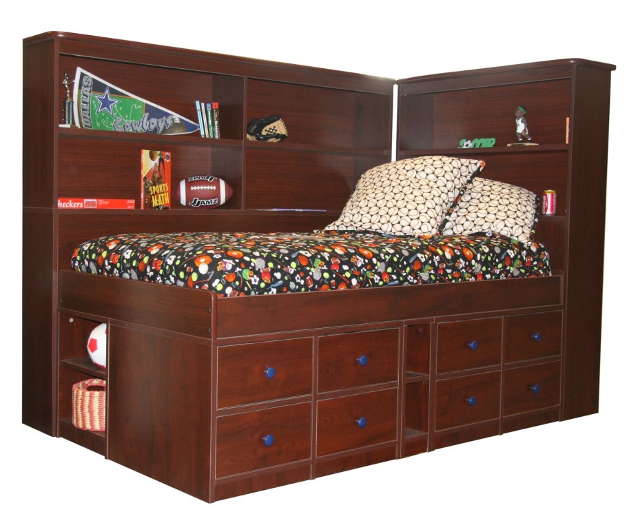 Кровать с полками сверху