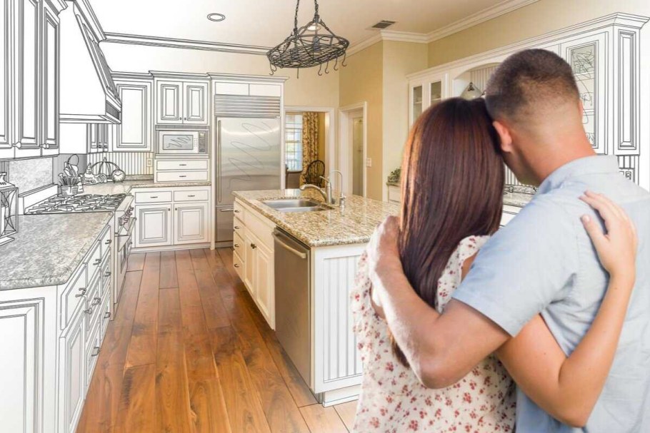 Интерьер кухни с людьми