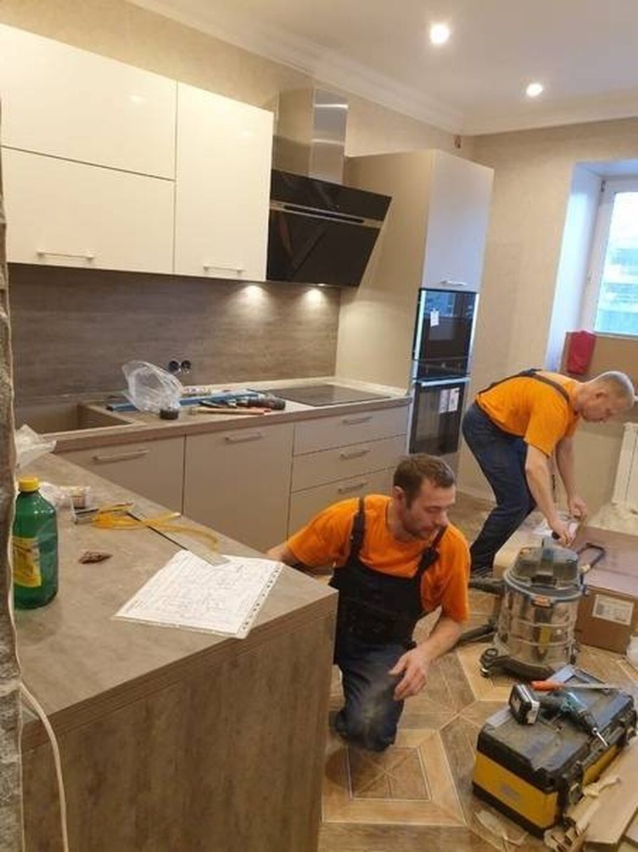 Нанять рабочих для ремонта кухни