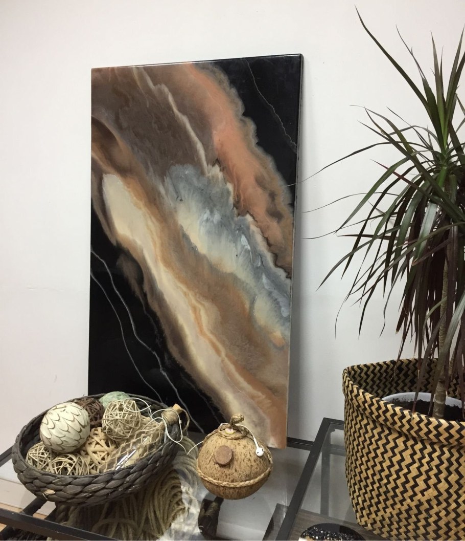 Панно из эпоксидной смолы в интерьере