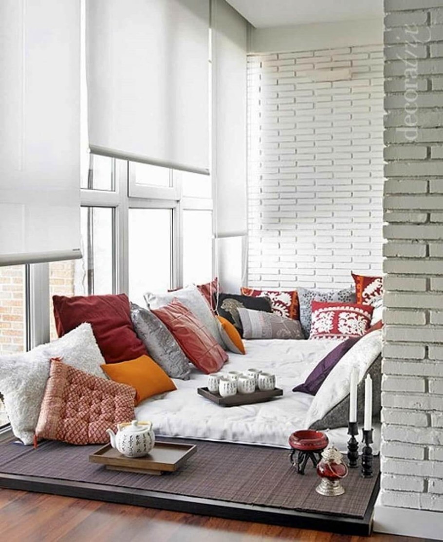 Мягкая зона на лоджии