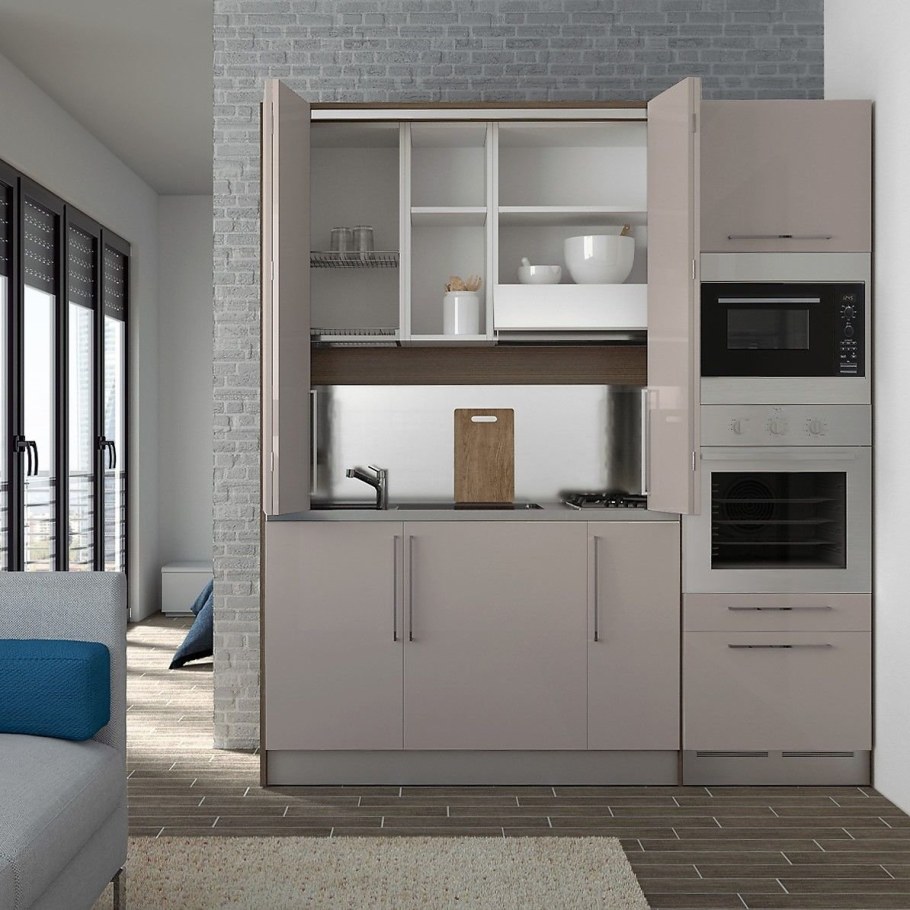 Мини кухня со встроенной техникой