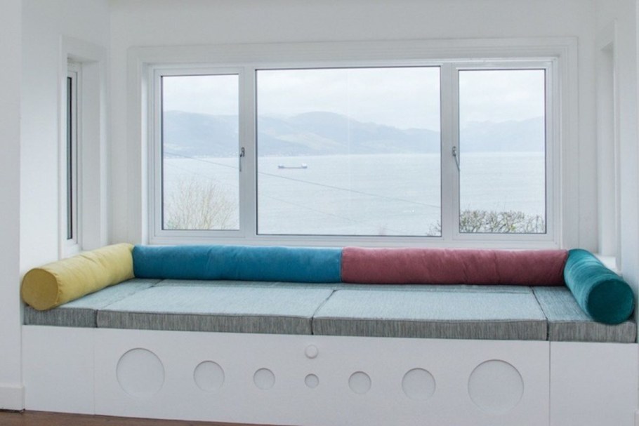 Диванчик на подоконнике