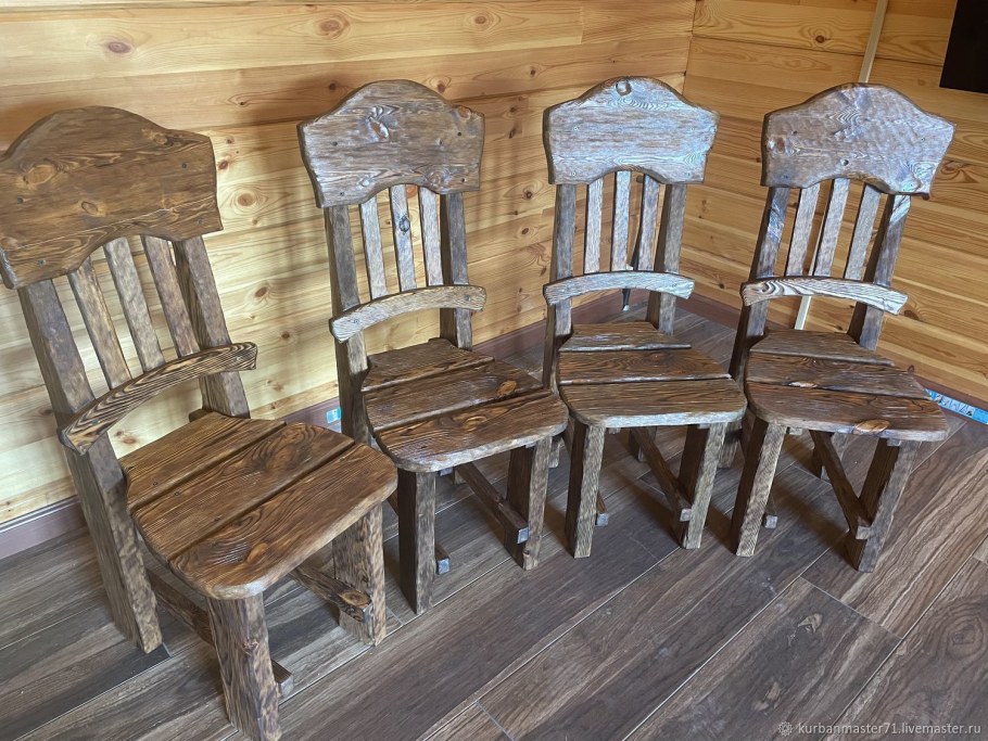 Стул под старину из дерева