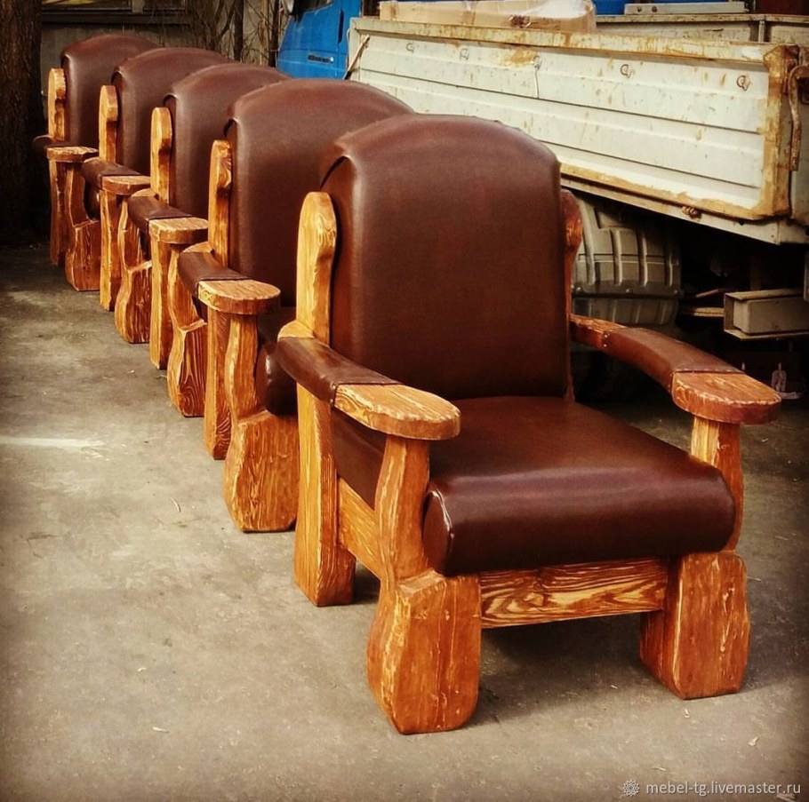 Стул под старину из дерева