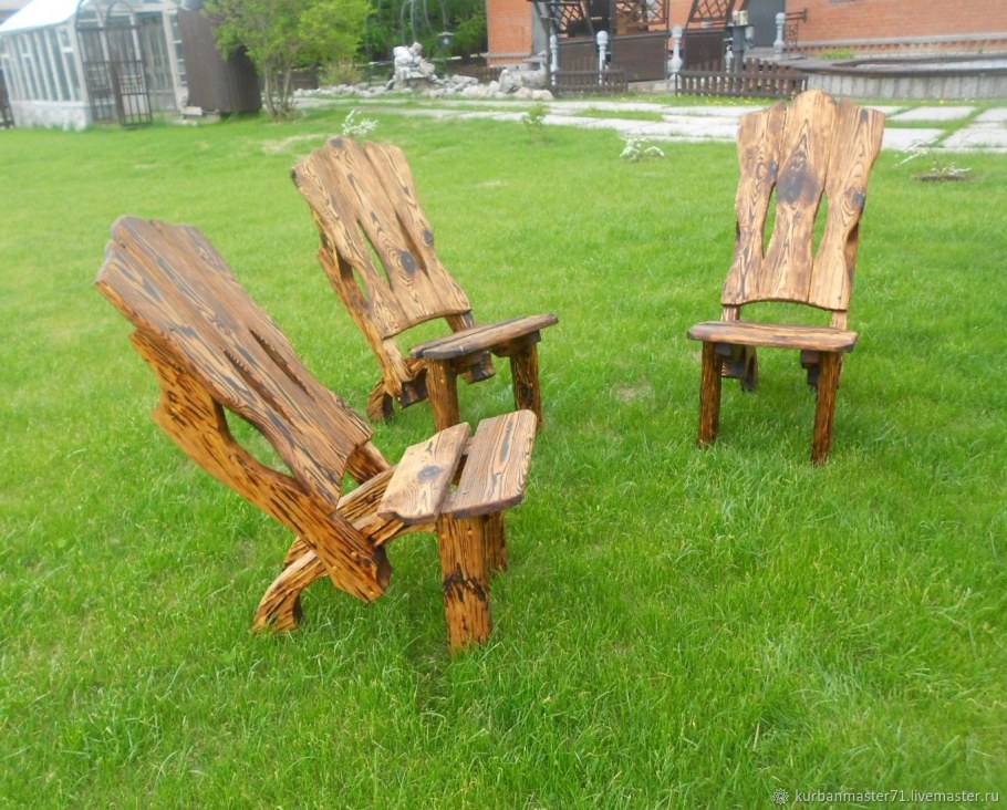 Кресло под старину из дерева