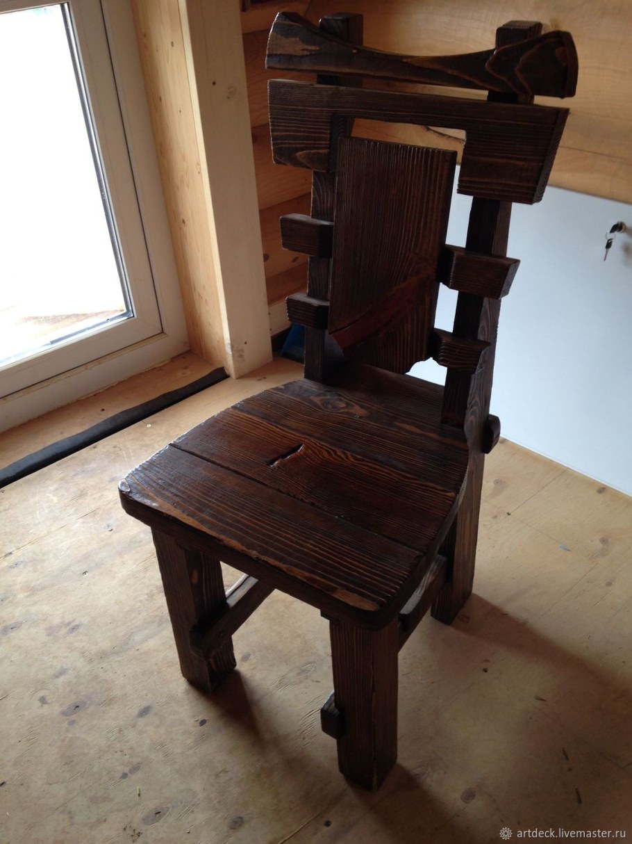 Стул под старину из дерева