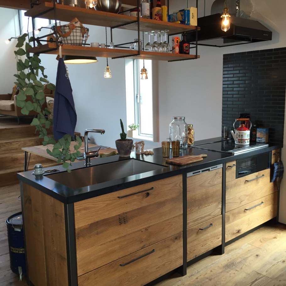 Деревянная кухня в стиле лофт