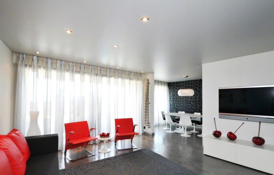 Натяжные потолки в студии