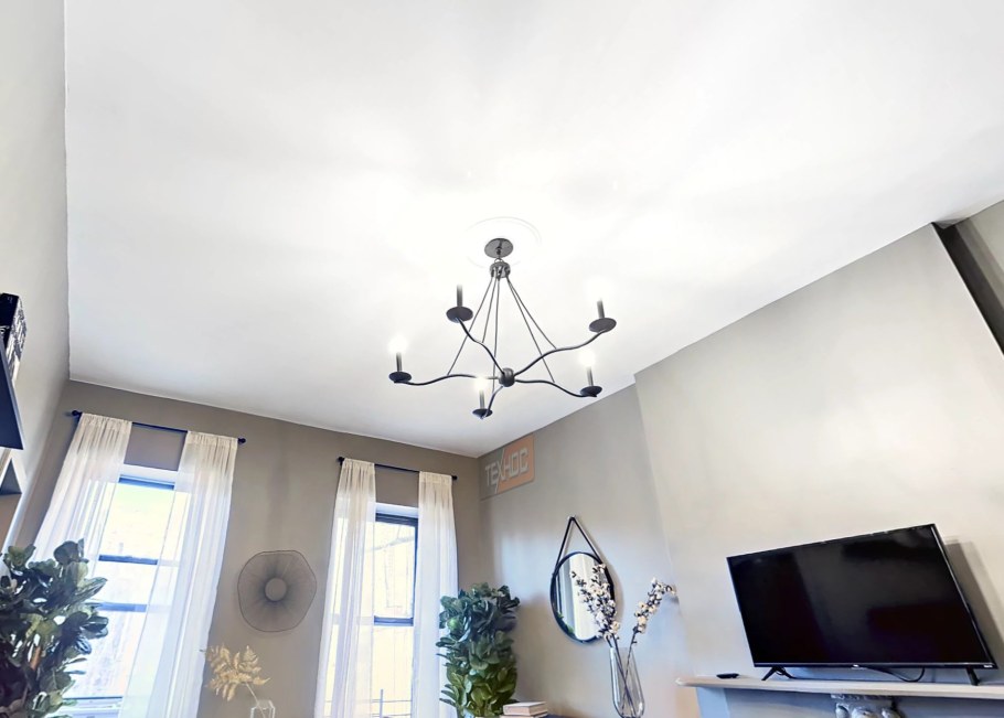 Тканевый потолок белый