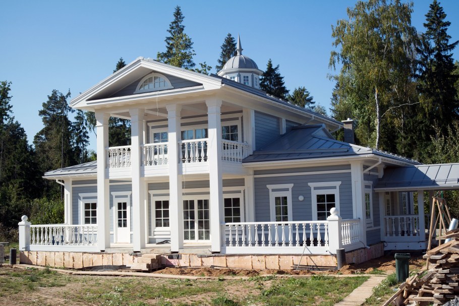 Загородный дом в стиле усадьбы