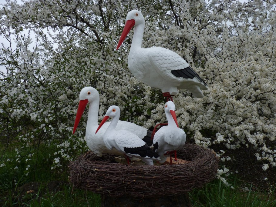Фигурки для сада Аисты в гнезде