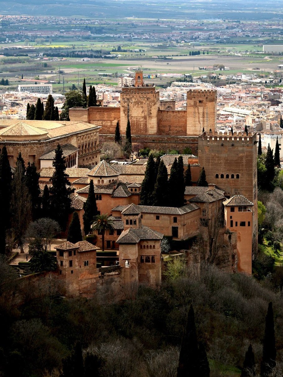 Испания дворец Альгамбра в Гранаде
