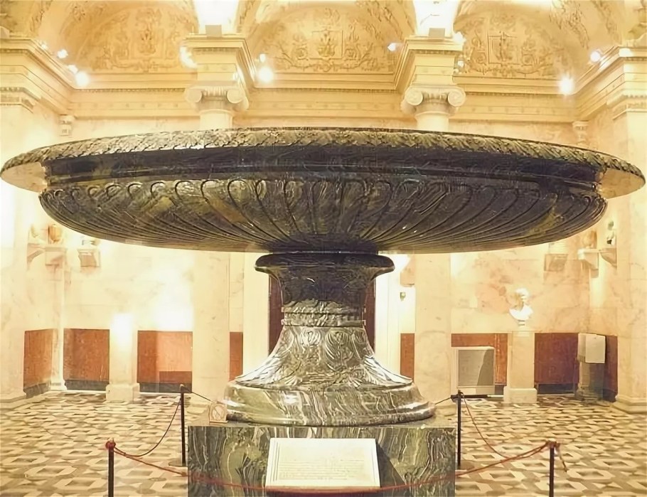 Эрмитаж Колыванская ваза зал