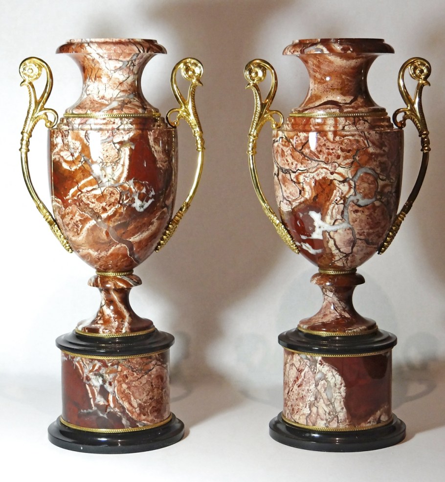 Ваза из Уразовской яшмы. Мастер ф. Стрижков. 1804. Гос. Эрмитаж