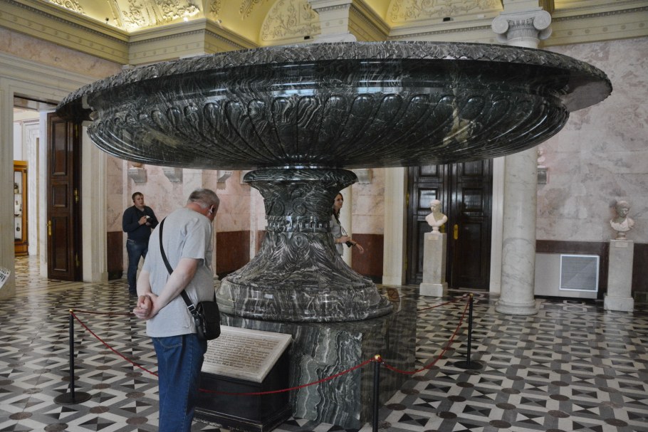 Эрмитаж Колыванская ваза зал