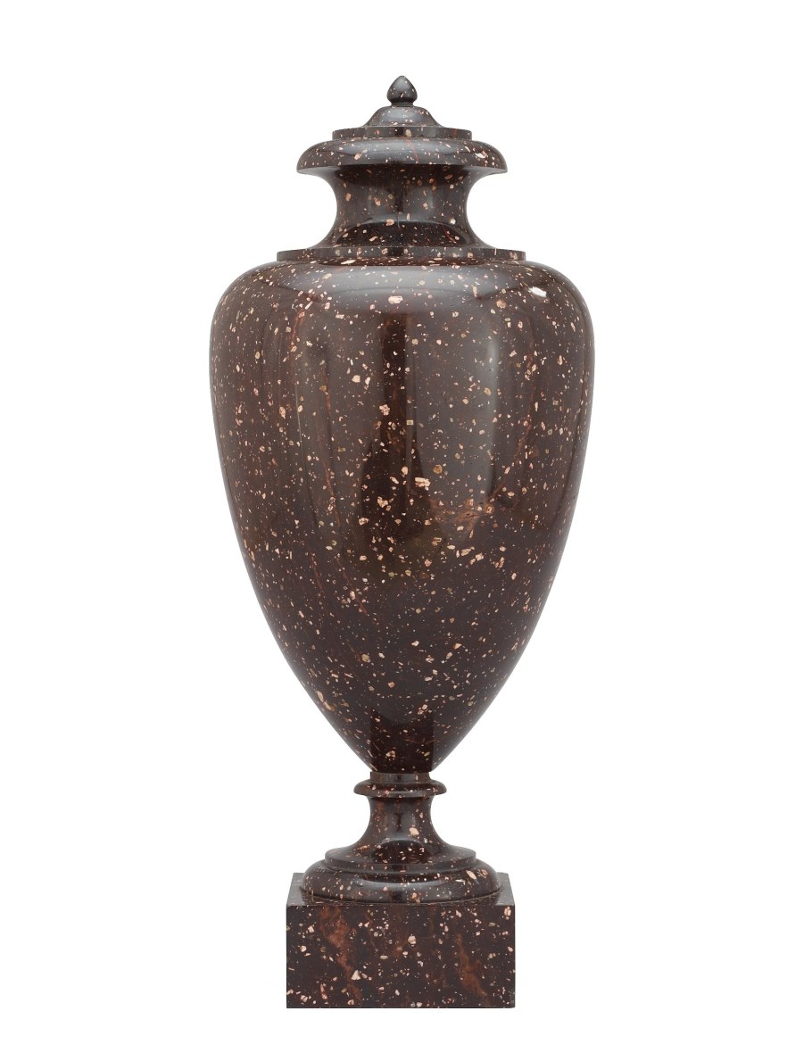 Каменные вазы Эрмитажа