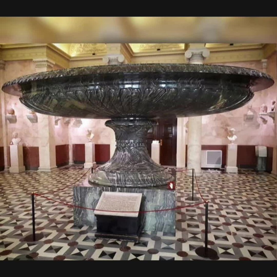 Эрмитаж Колыванская ваза зал