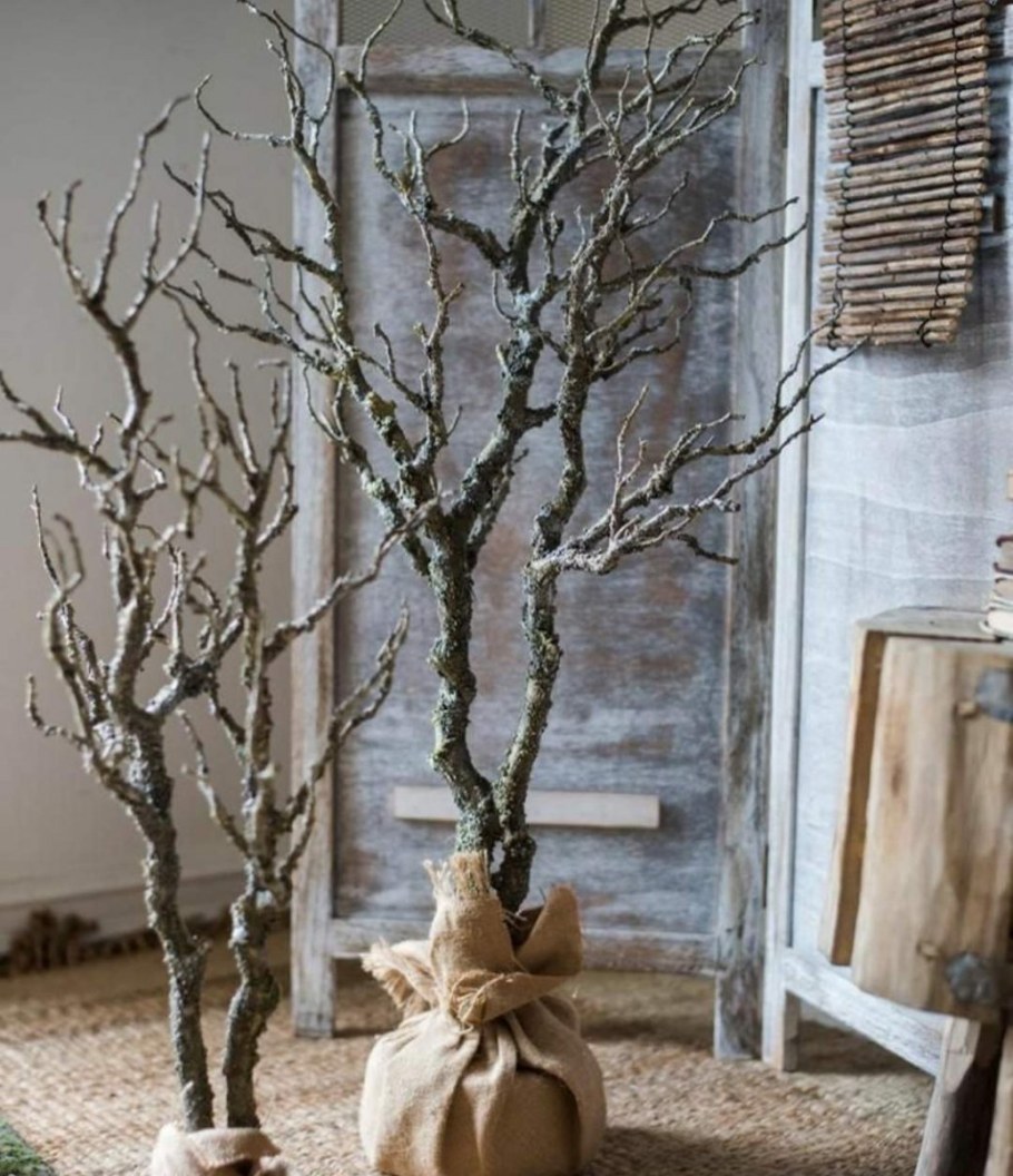 Композиция из сухих веток