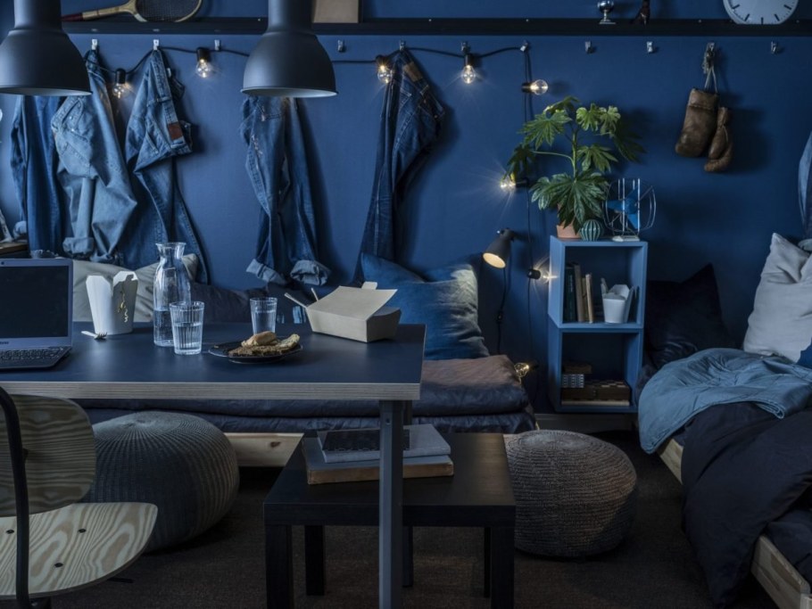 Синяя стена