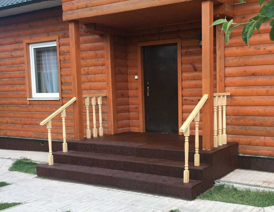 Деревянное крыльцо