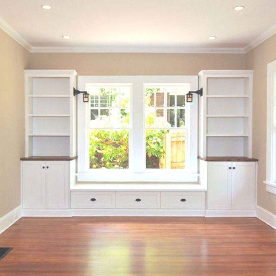 Шкаф в оконном проеме