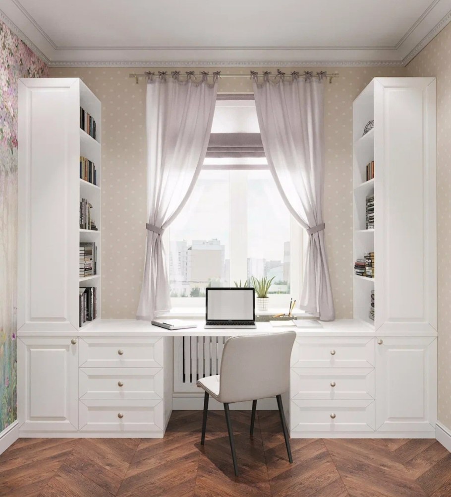 Письменный стол около окна