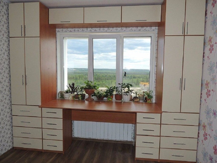 Детская шкафы вокруг окна